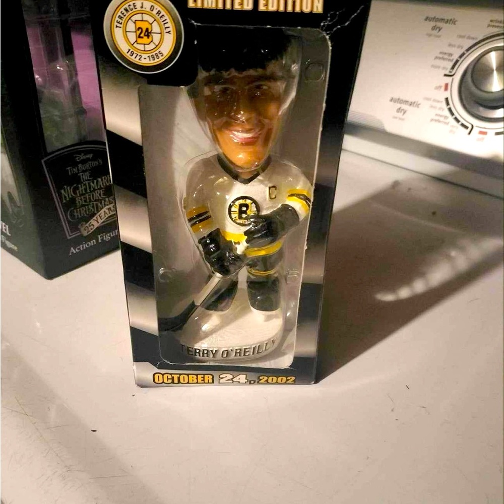 Limited edition bruins bubblehead